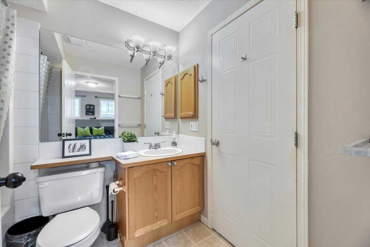 103 STRATHAVEN Drive 411