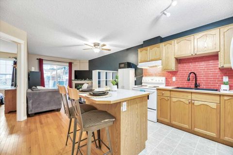 103 STRATHAVEN Drive 411 Strathmore AB T1P 1W4