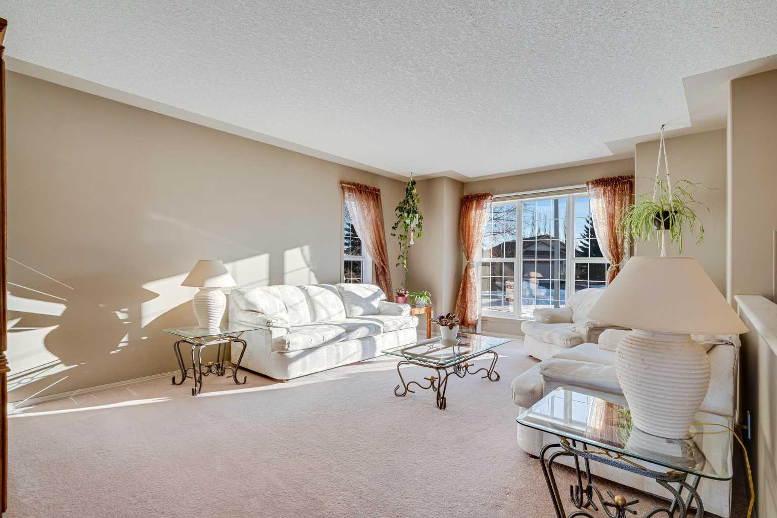 308 Highwood Village Place NW