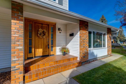 Photo of 10723 Maplebend Drive SE, Calgary, AB T2J 1X3 (MLS # A2351261)