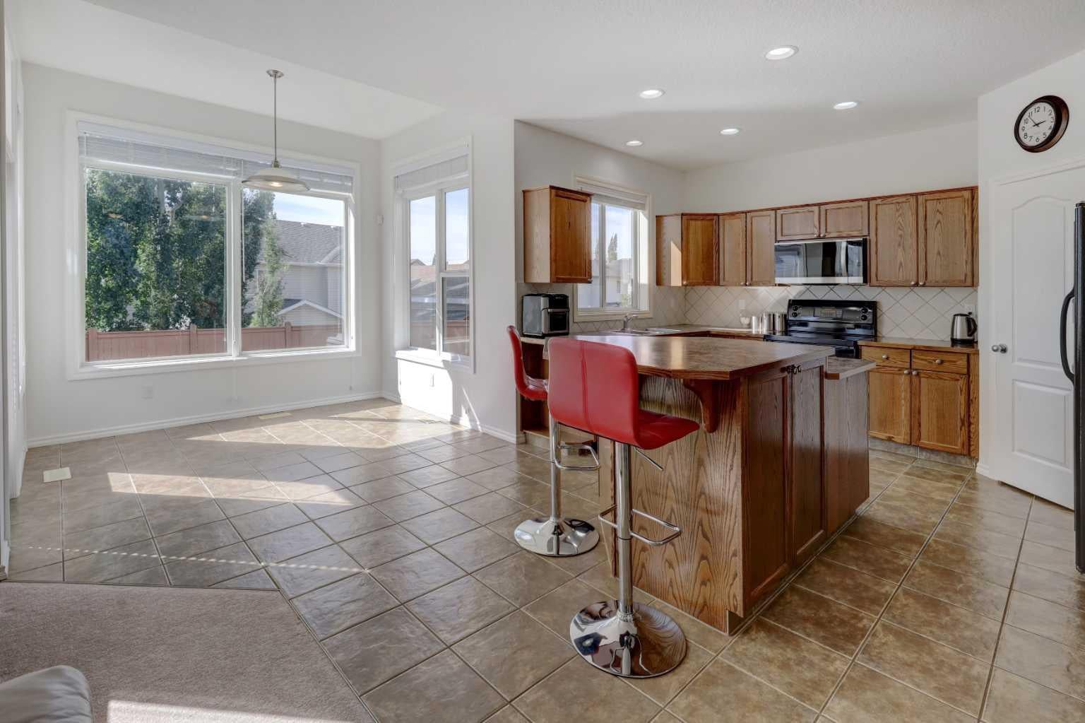 27 Rockyspring Gate NW