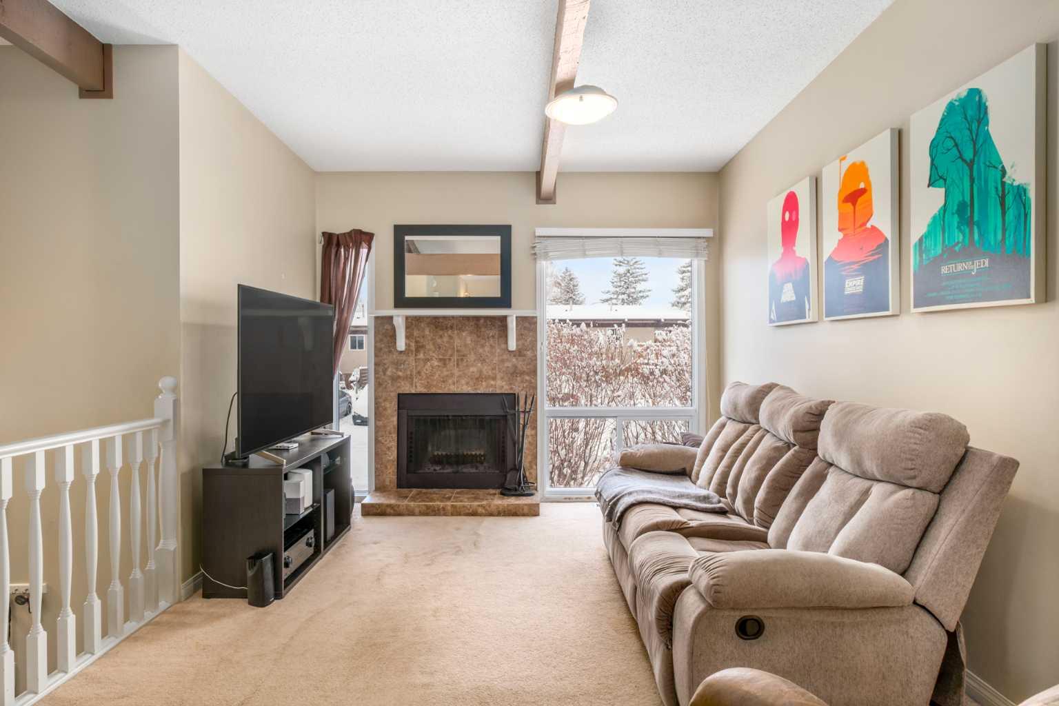 104 Rundlewood Lane NE