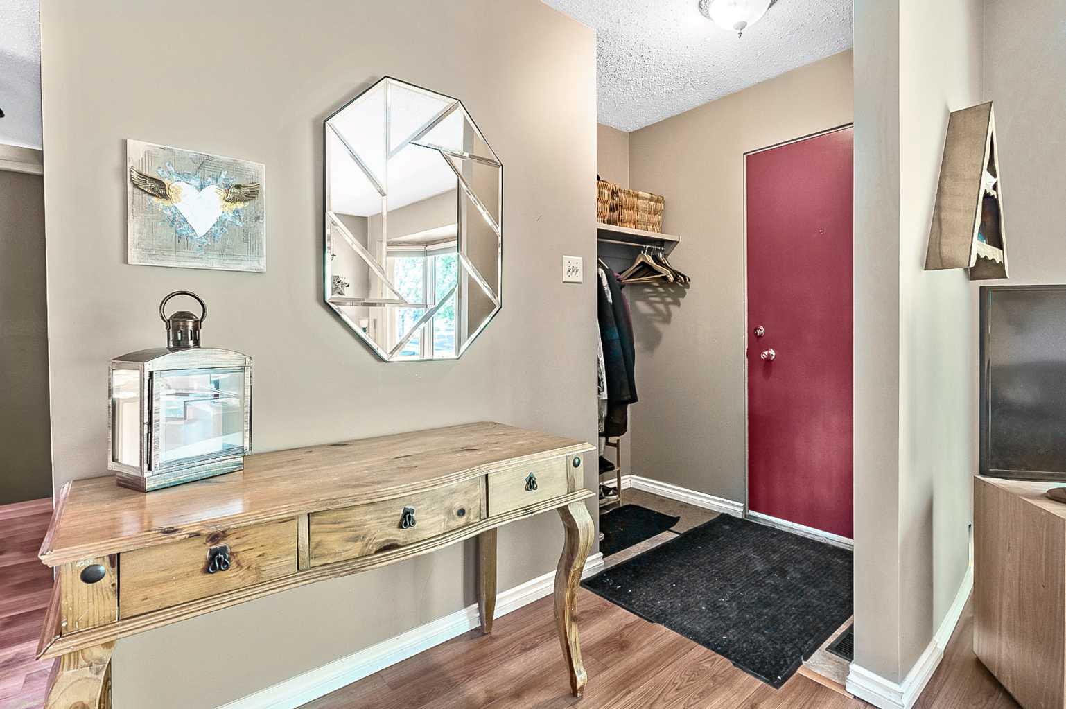 2628 Lionel Crescent SW