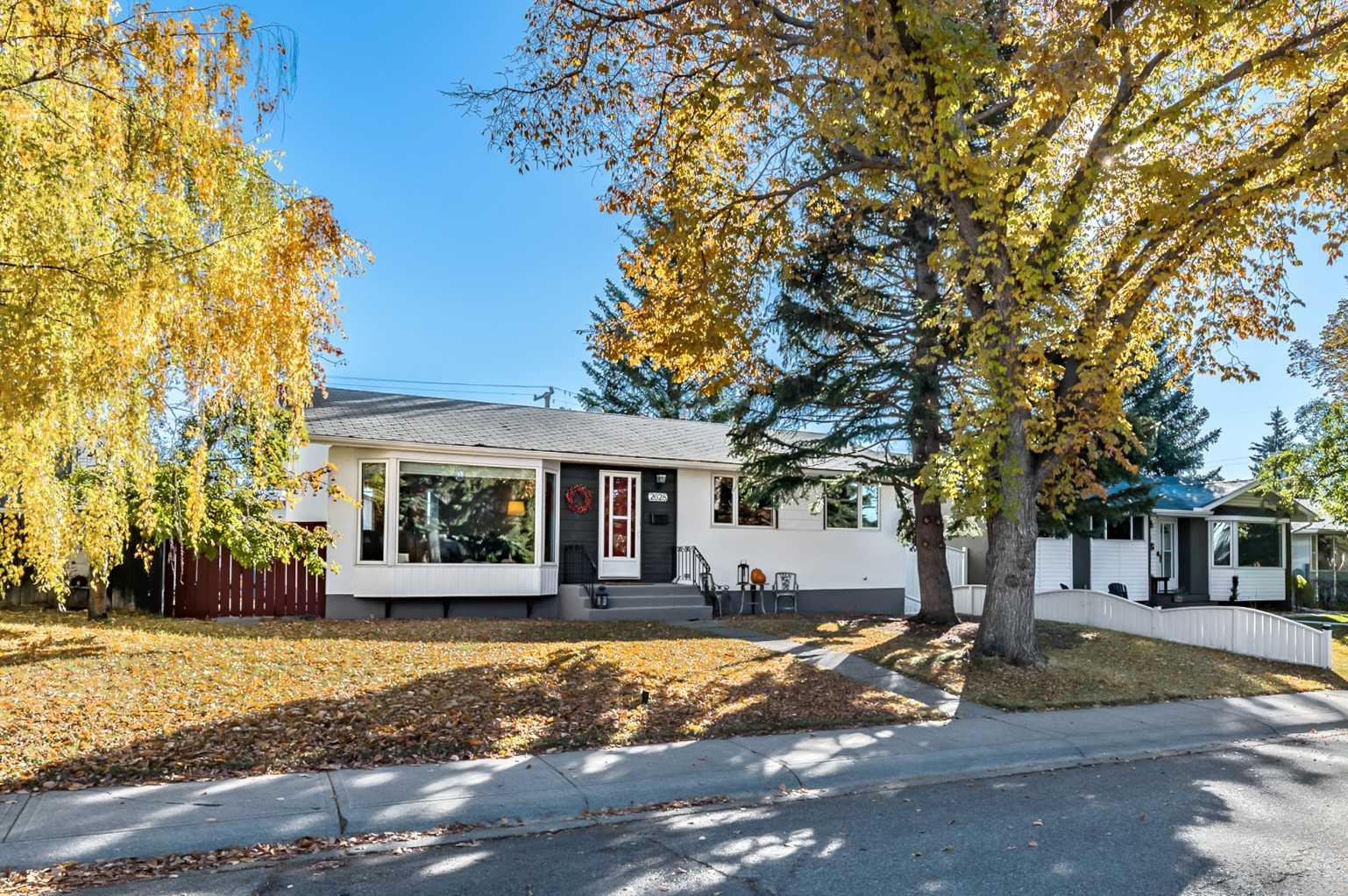 2628 Lionel Crescent SW