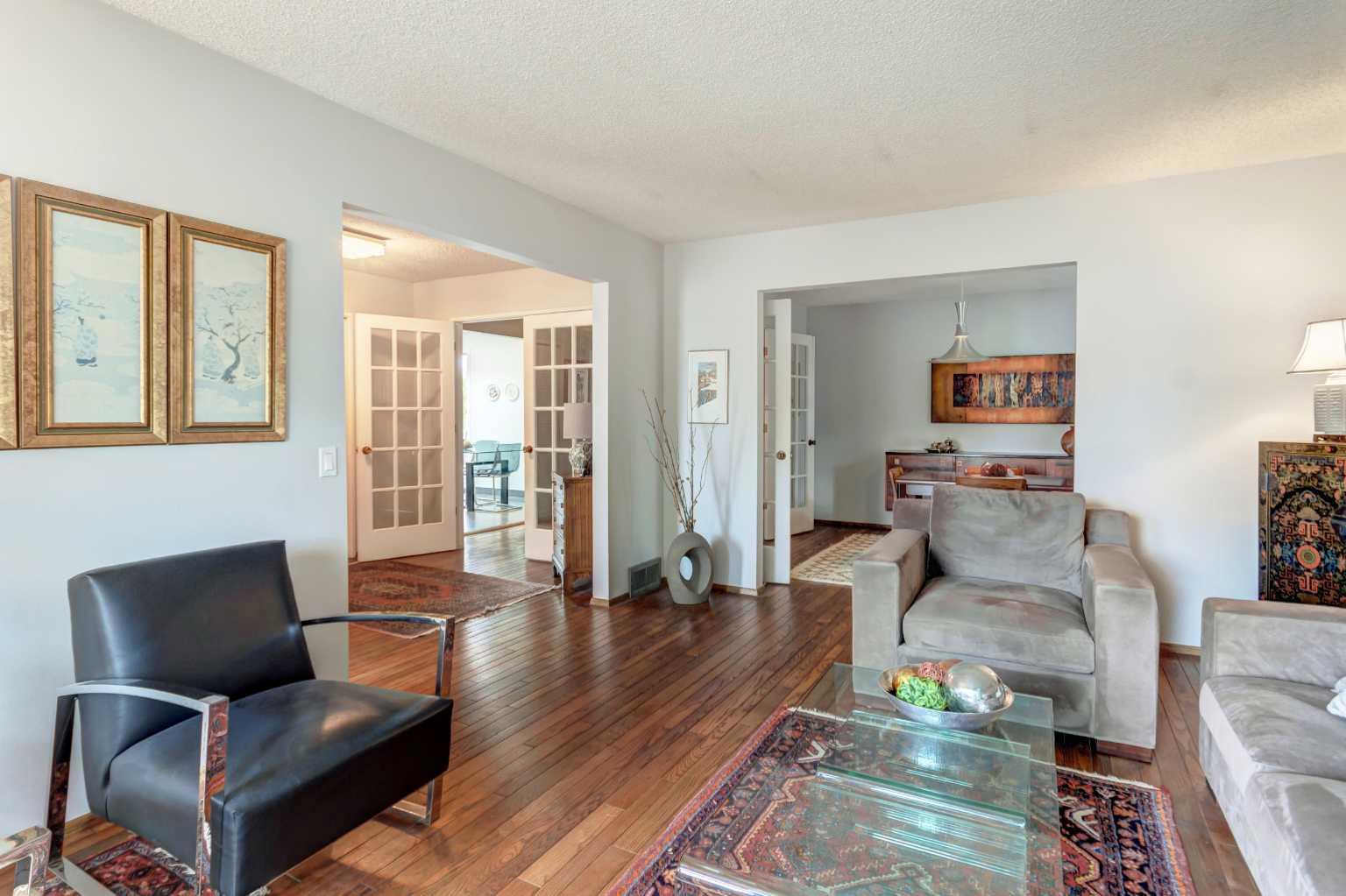 304 Lake Mead Crescent SE