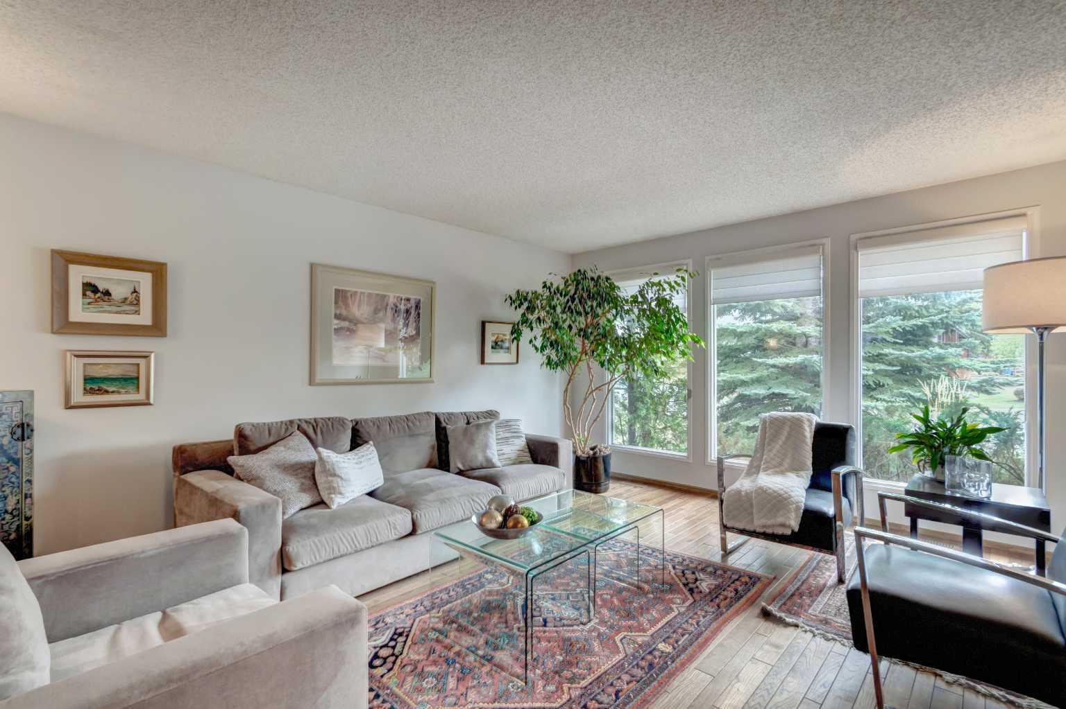 304 Lake Mead Crescent SE