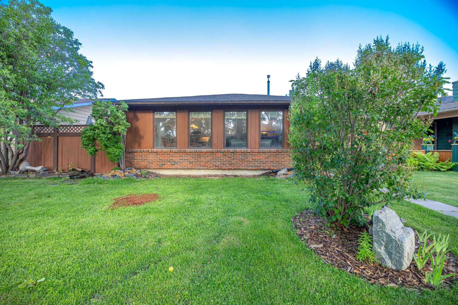 324 Midridge Road SE