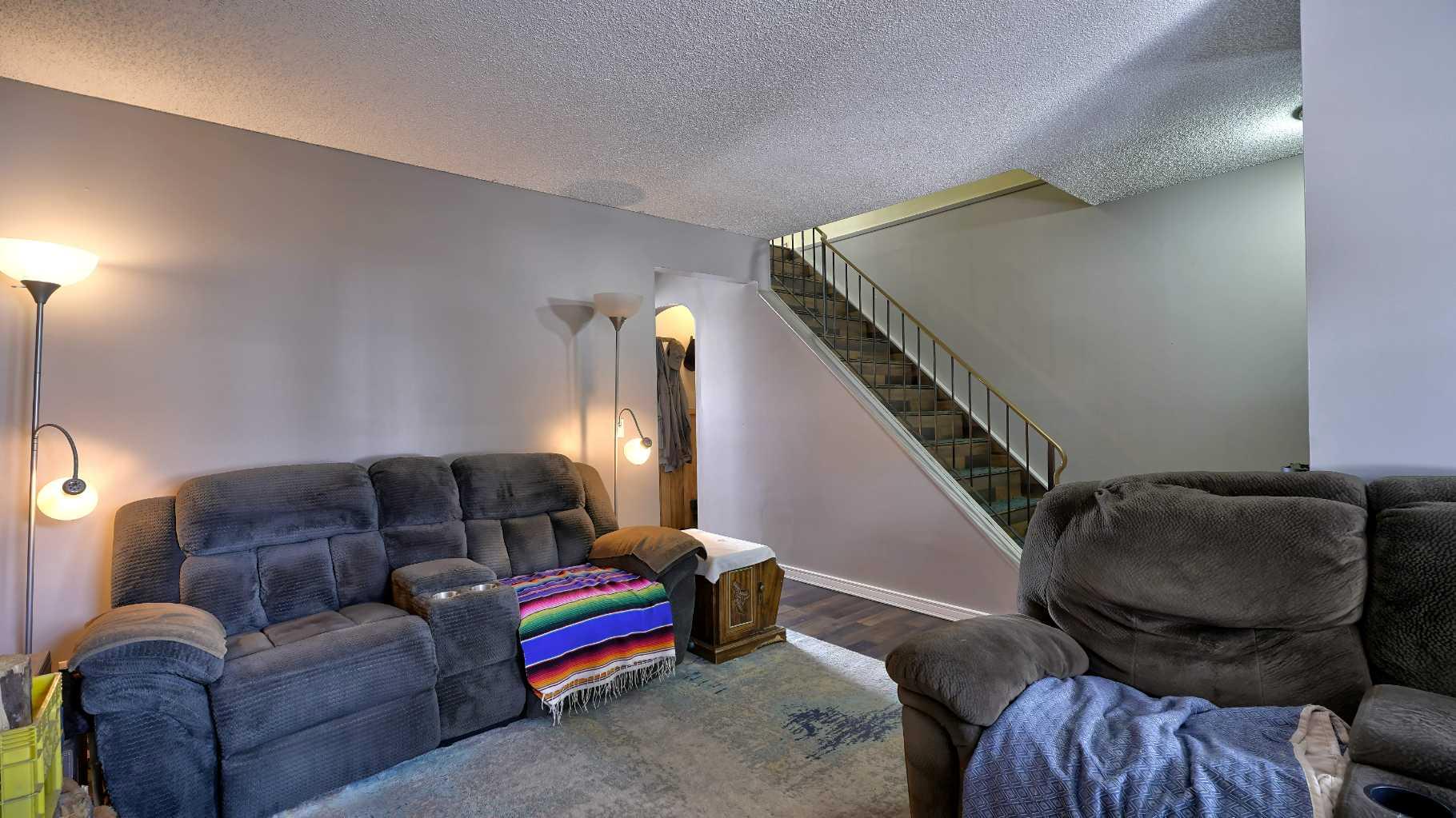 35 Riverbirch Road SE