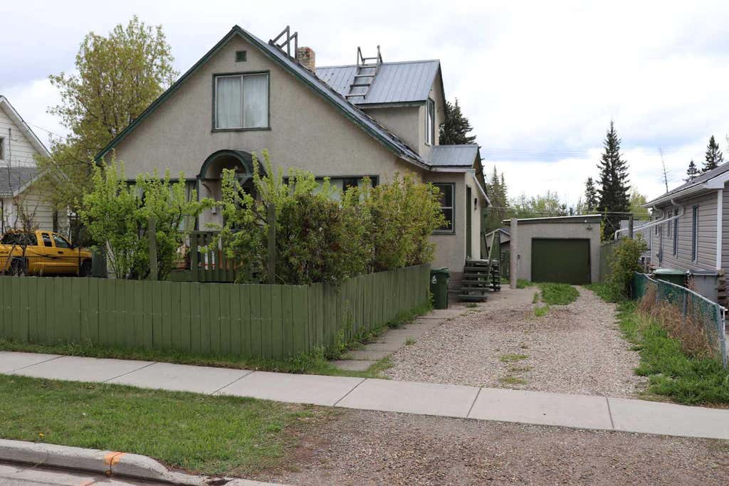 Photo of 4723 5 Avenue, Edson, AB T7E 1C6 (MLS # A2134266)