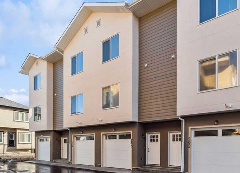 95 Saddlecrest Circle NE 205 Calgary AB T3J 0Z2