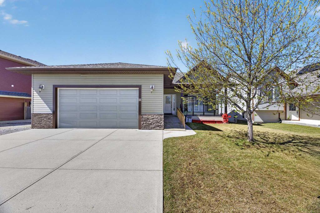 Photo of 700 Carriage Lane #11, Carstairs, AB T0M 0N0 (MLS # A2306357)