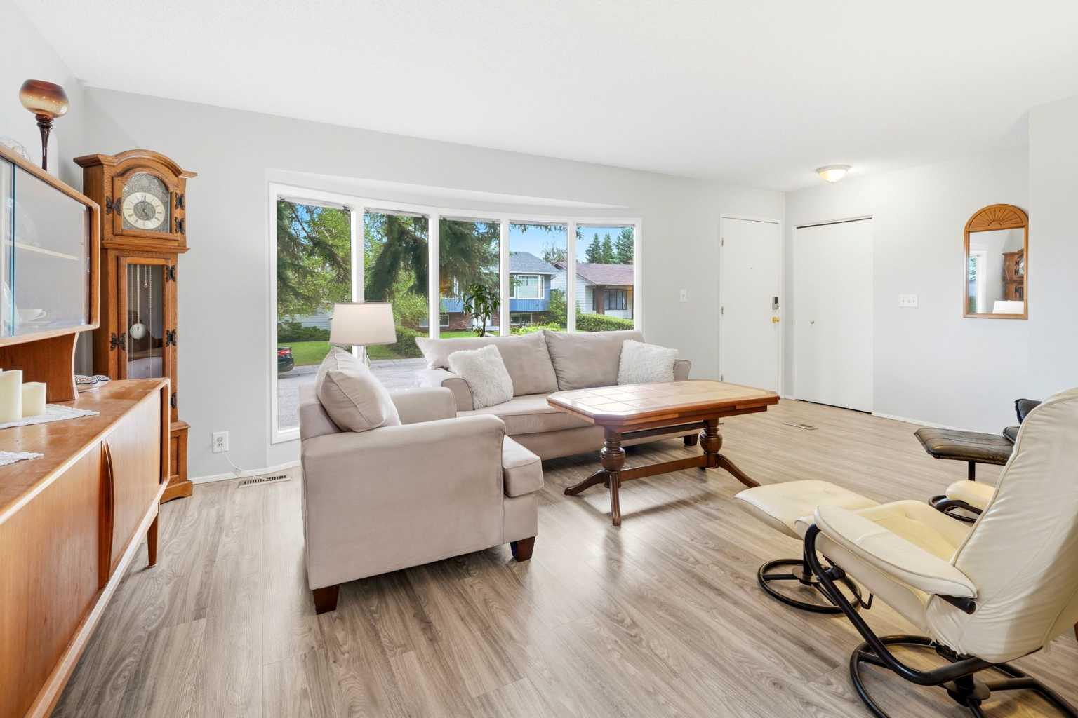 442 Queensland Place SE