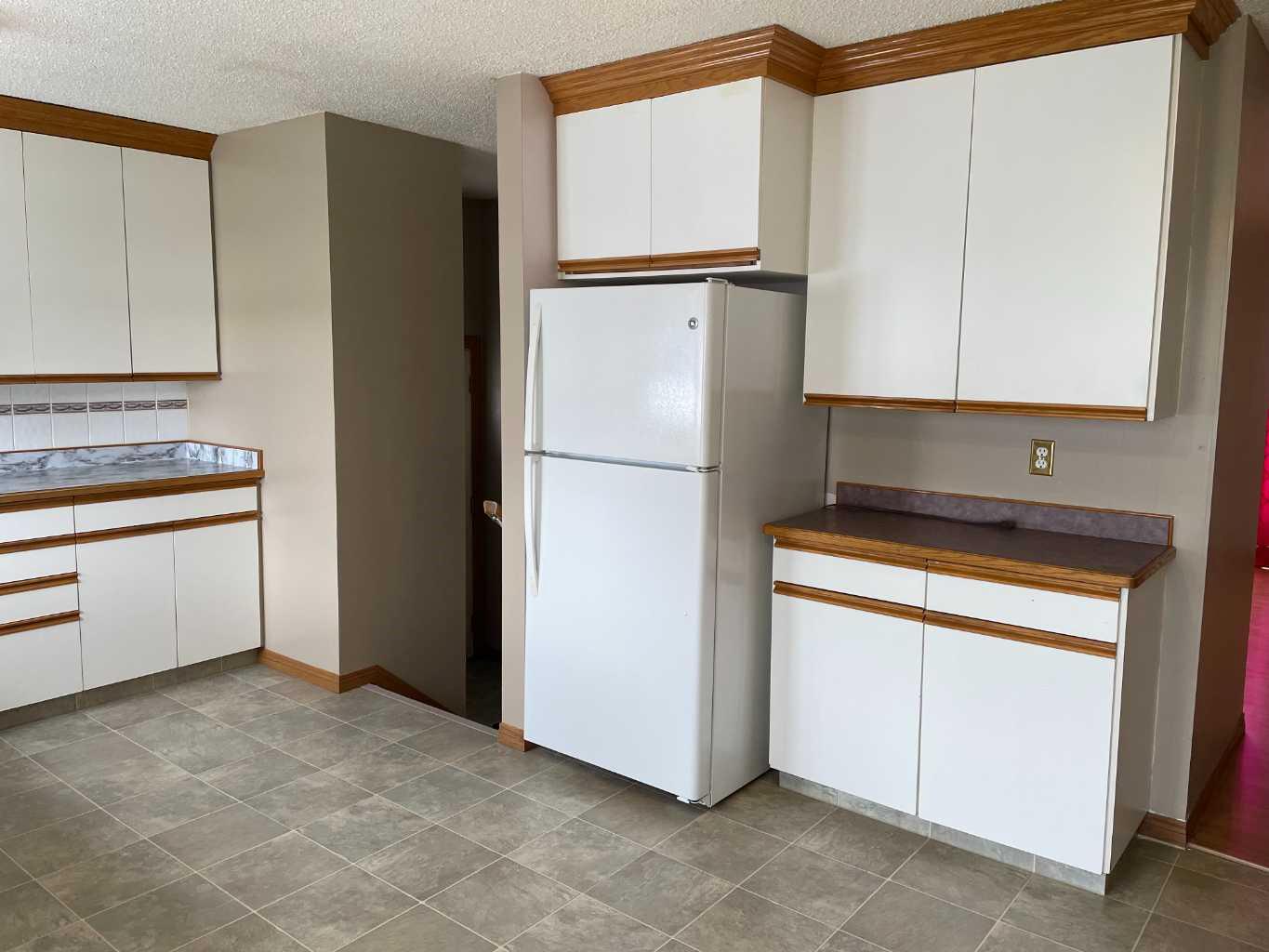 11211 109 Avenue Close