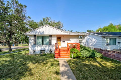 Photo of 1138 12B Street S, Lethbridge, AB T1K 1S2 (MLS # A2331650)