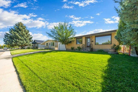 Photo of 1335 24 Street SE, Medicine Hat, AB T1A 2E5 (MLS # A2346222)