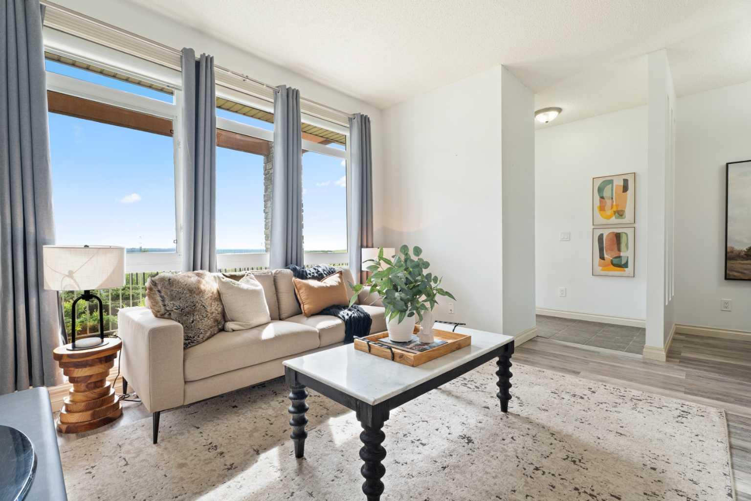 153 Rockyledge View NW 4
