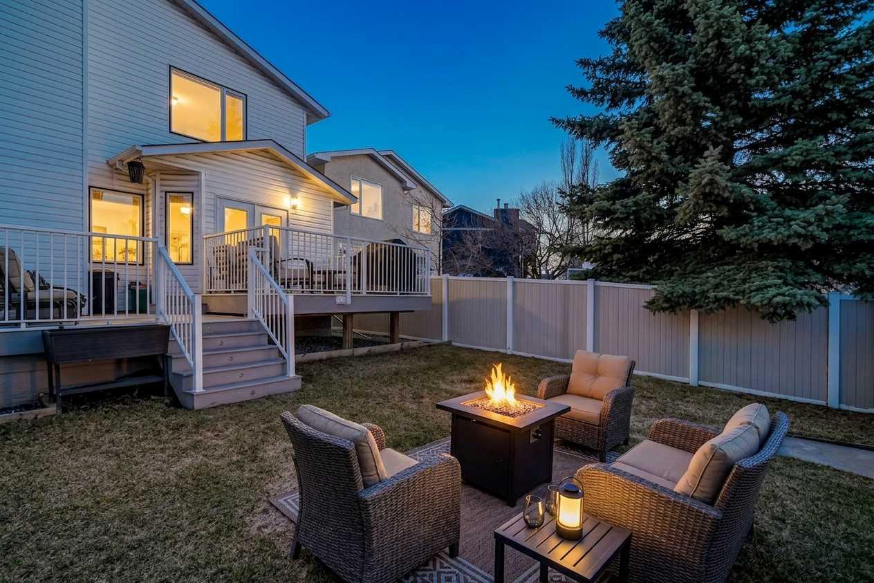 81 Riverwood Crescent SE