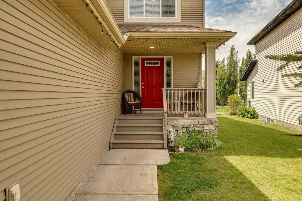 Photo of 47 Sheep River Cove, Okotoks, AB T1S 2L4 (MLS # A2329208)