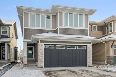 77 Sage Hill Crescent NW Calgary AB T3R 1Y2