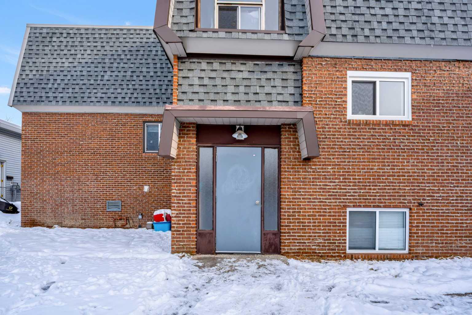 427 Huntsville Crescent NW 101