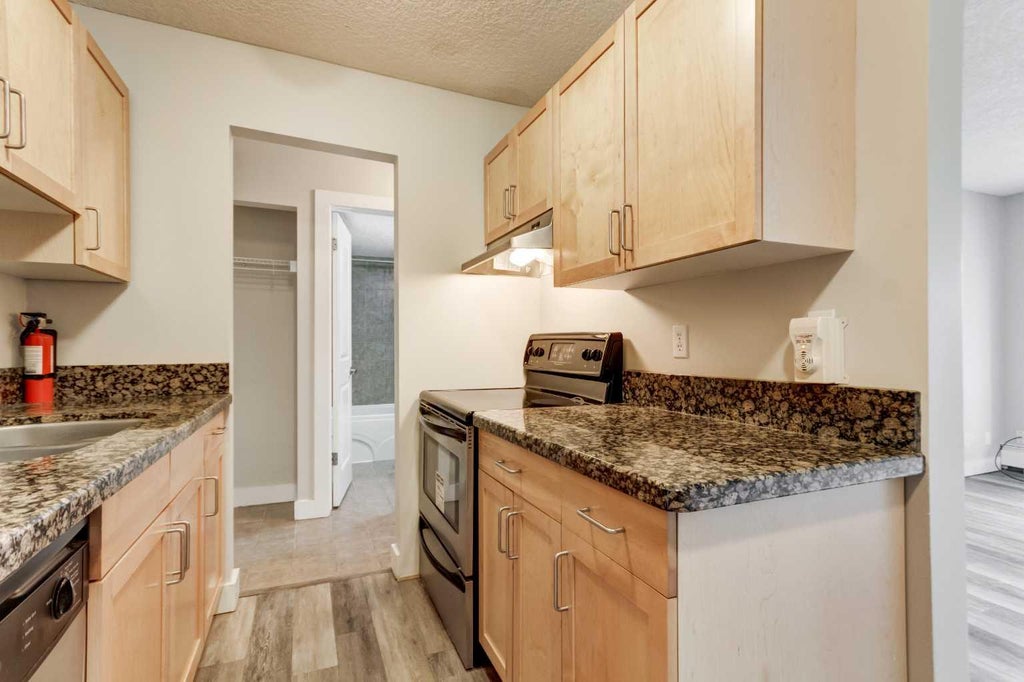 Photo of 927 2 Avenue NW #404, Calgary, AB T2N 0E7 (MLS # A2343180)
