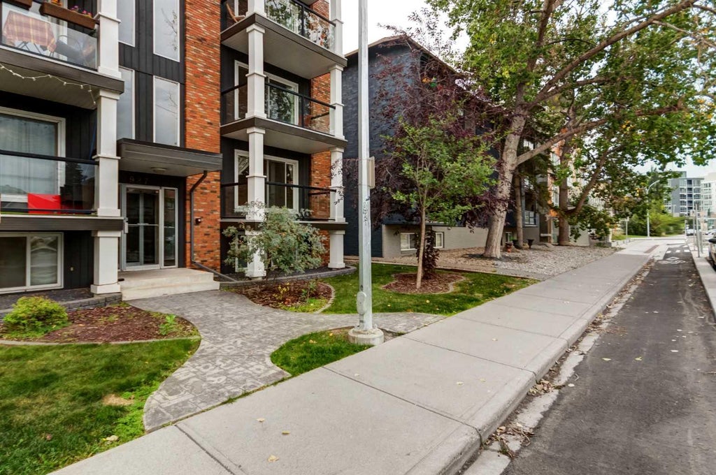 Photo of 927 2 Avenue NW #404, Calgary, AB T2N 0E7 (MLS # A2343180)