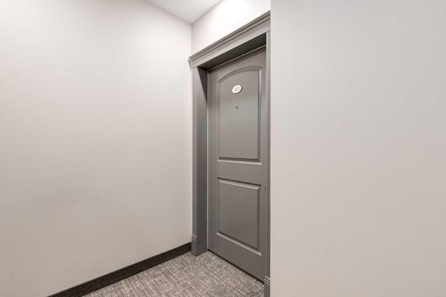 8 PRESTWICK POND Terrace SE 327