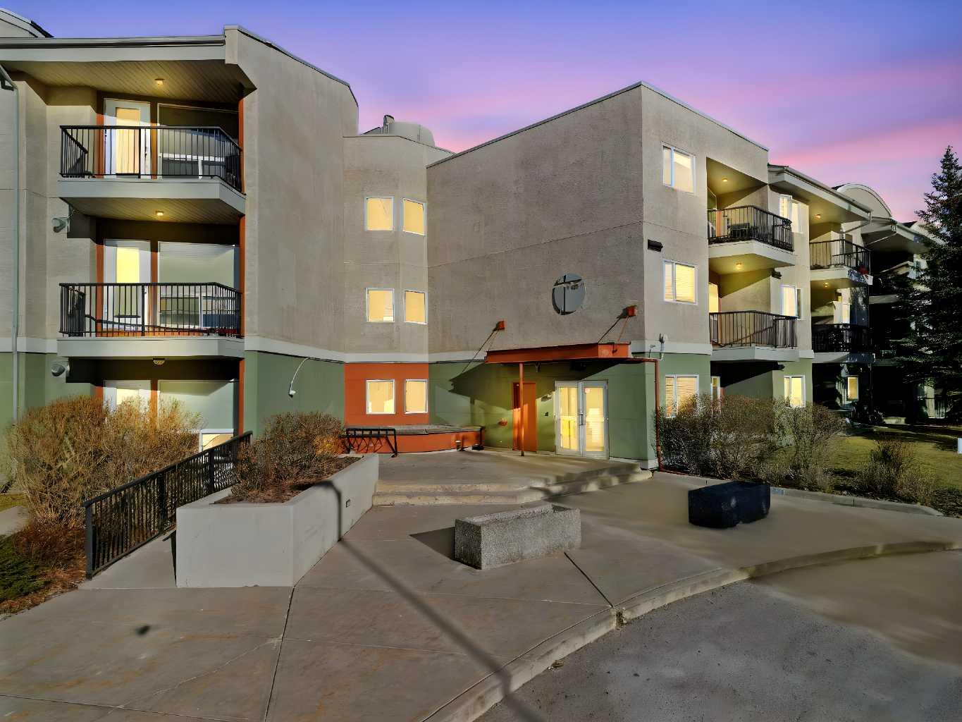 69 Springborough Court SW 125