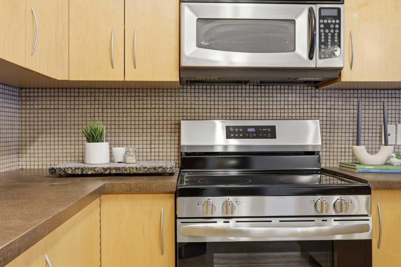 69 Springborough Court SW 125