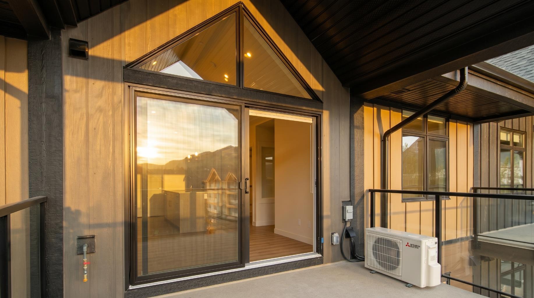 10 Cascade Ridge 402