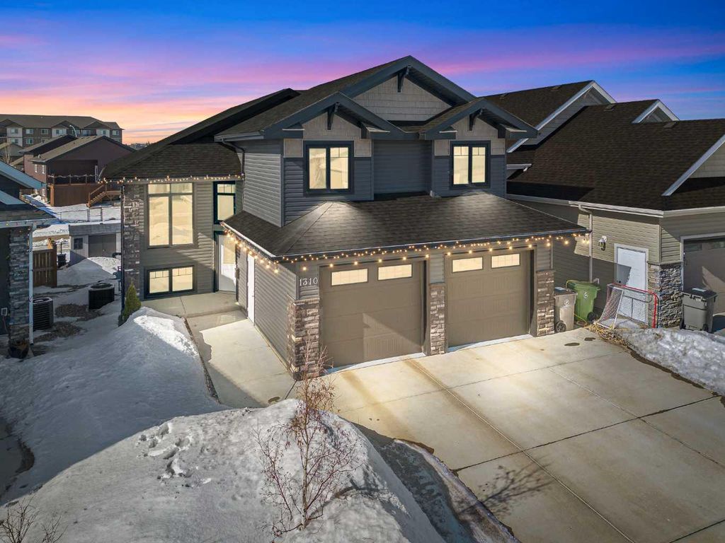 Photo of 1310 47 Avenue Close, Lloydminster, SK S9V 2K3 (MLS # A2293095)