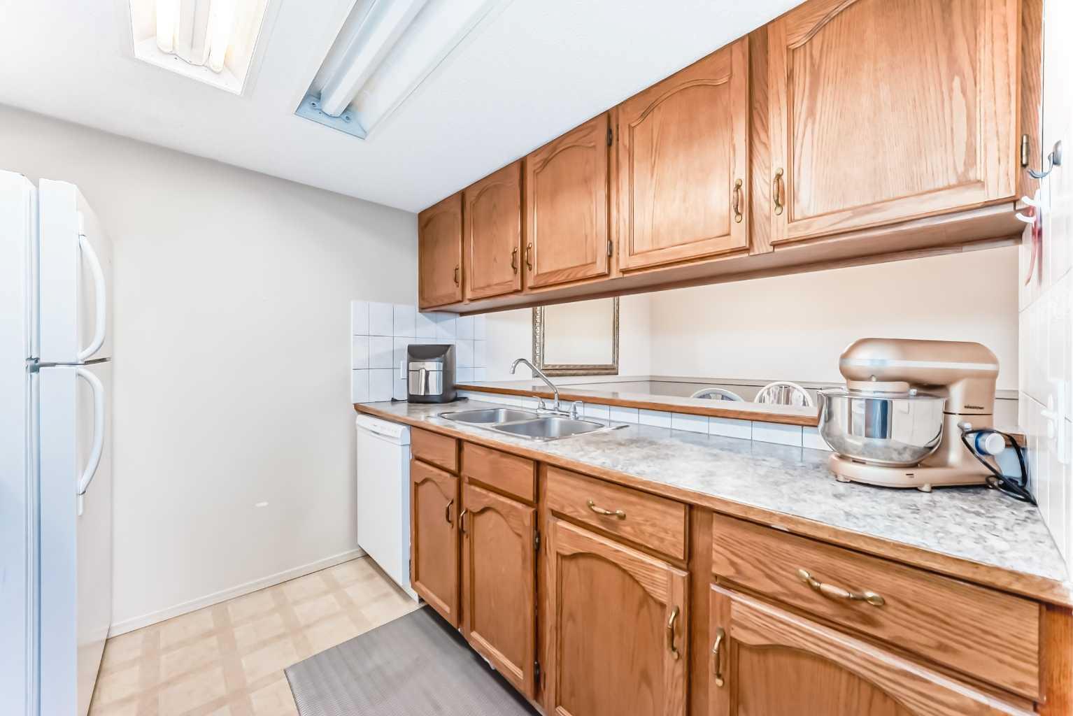 2011 University Drive NW 504