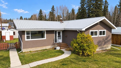 Photo of 4220 7 Avenue, Edson, AB T7E 1A6 (MLS # A2353303)