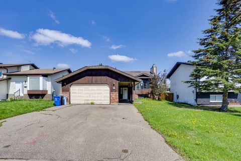 Photo of 276 Beaton Place, Fort McMurray, AB T9K 2B8 (MLS # A2341674)