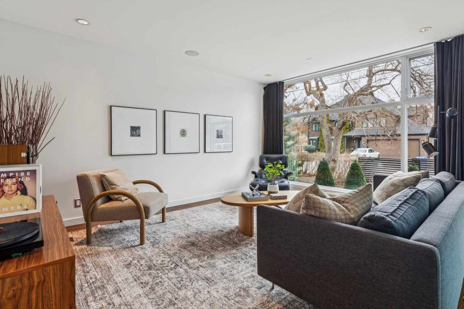 3905 Edison Crescent SW