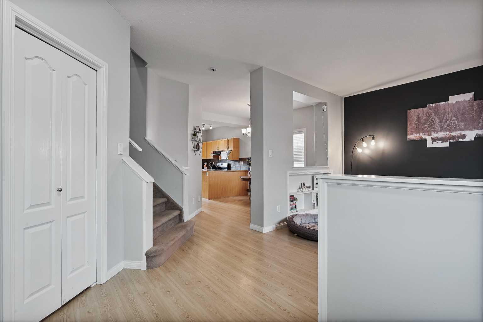 126 Silkstone Road W