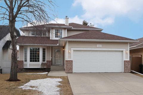 111 Schubert Place NW Calgary AB T3L 1W5
