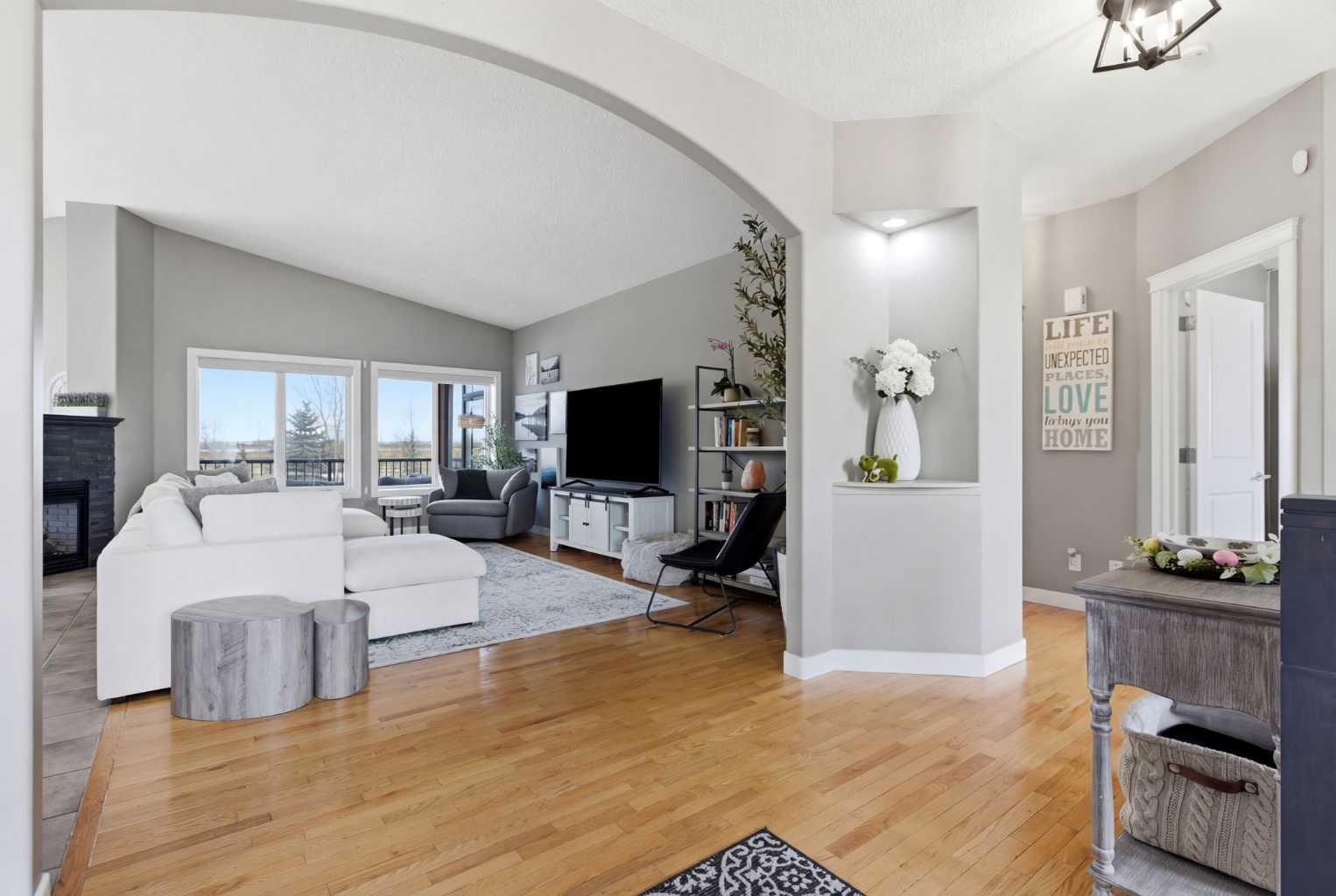 48 Silvertip Drive
