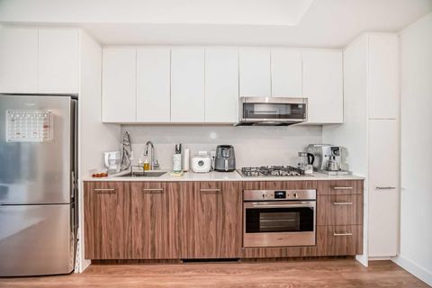 730 2 1313 Calgary AB T2P 1R8