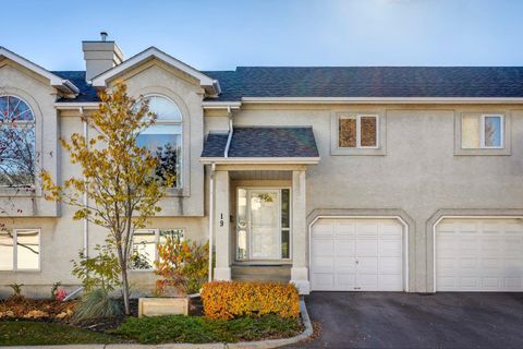 19 Sunlake Gardens SE Calgary AB T2X 3G4