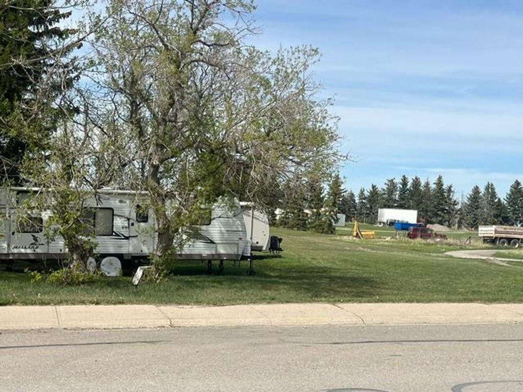 Photo of 593 3 Avenue E, Cardston, AB T0K 0K0 (MLS # A2310662)