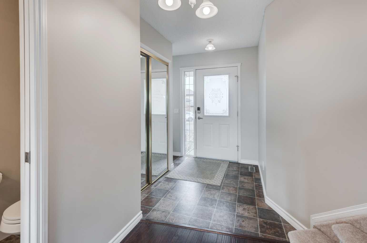 45 Cougarstone Place SW