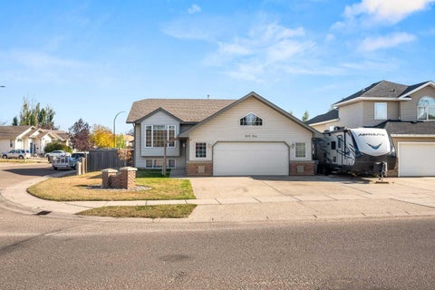 Photo of 2113 52 Avenue, Lloydminster, AB T9V 3H2 (MLS # A2351352)