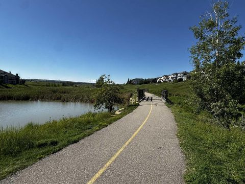 111 Hidden Creek Cove NW Calgary AB T3A 6L8