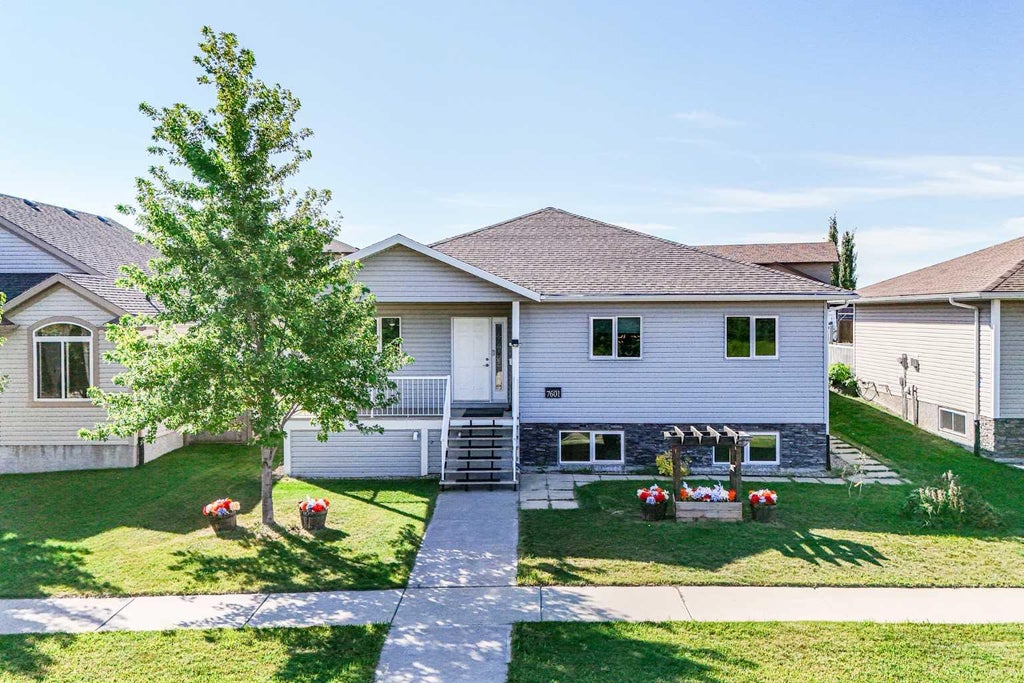 Photo of 7601 41 Avenue, Camrose, AB T4V 4C7 (MLS # A2340952)