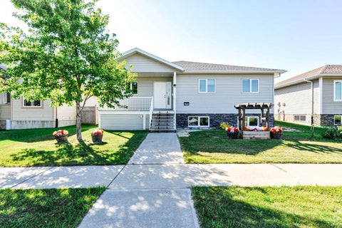Photo of 7601 41 Avenue, Camrose, AB T4V 4C7 (MLS # A2340952)