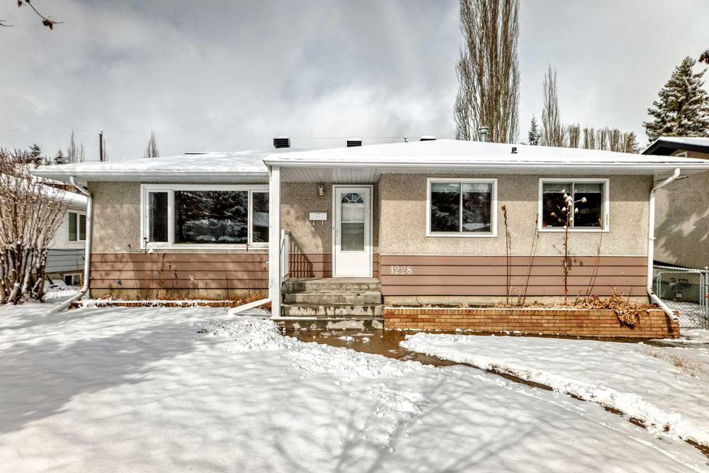 Photo of 1228 Rosehill Drive NW, Calgary, AB T2K 1M1 (MLS # A2293038)