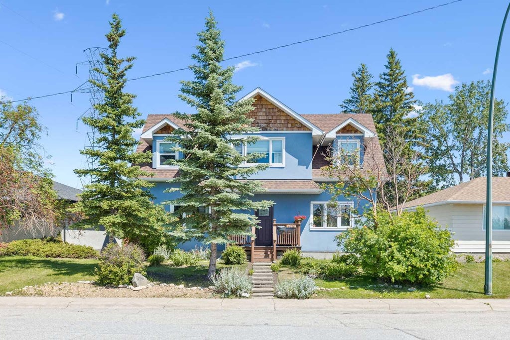 Photo of 4936 Worcester Drive SW, Calgary, AB T3C 3L6 (MLS # A2322213)