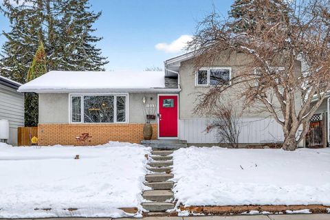 Photo of 1323 University Drive NW, Calgary, AB T2N 3Y8 (MLS # A2296919)