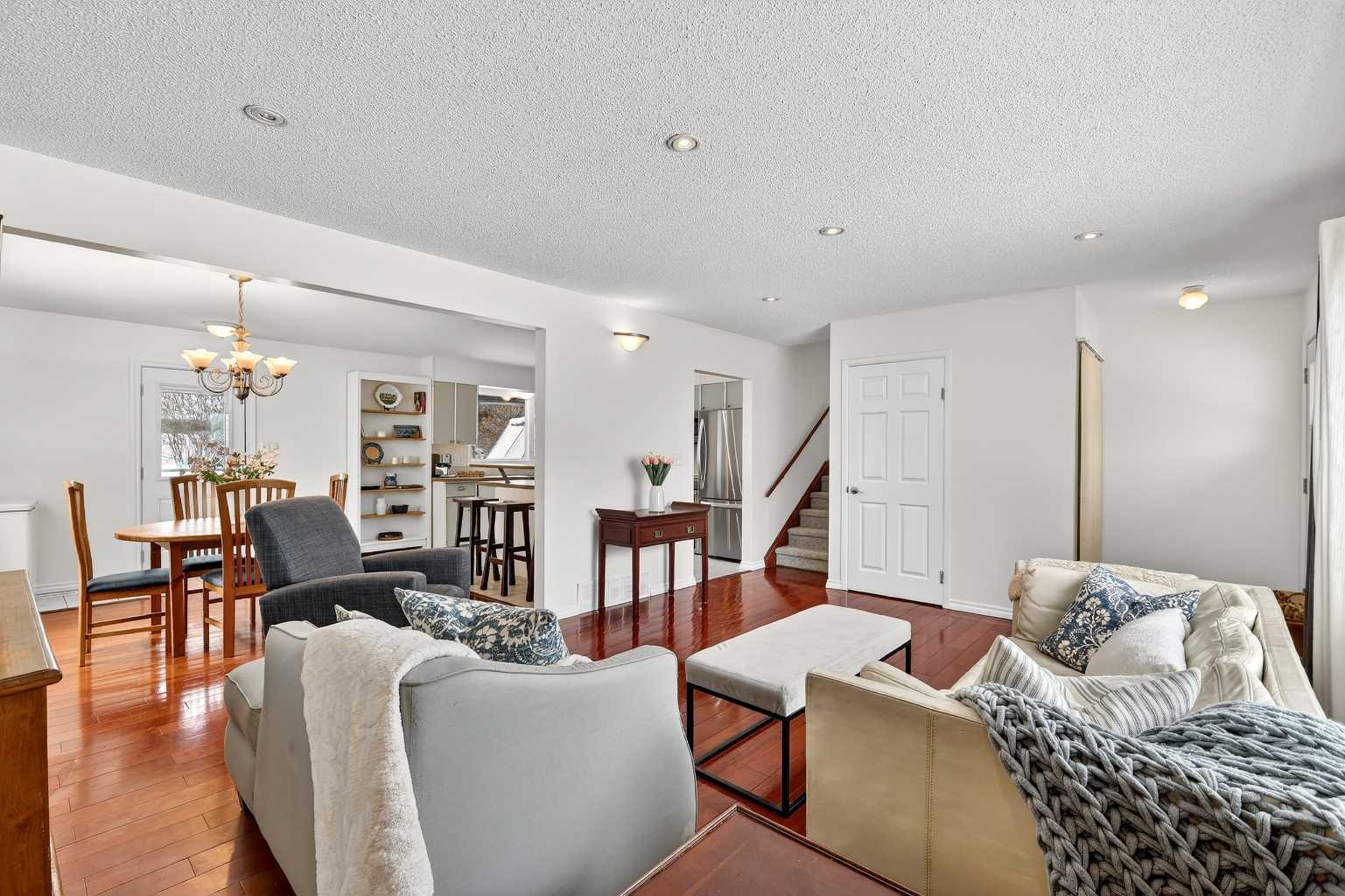 1323 University Drive NW